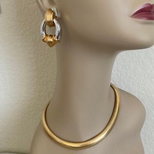 Elegant Vintage Ciner Gold-Tone Flexible Omega Collar Necklace & Earring Set